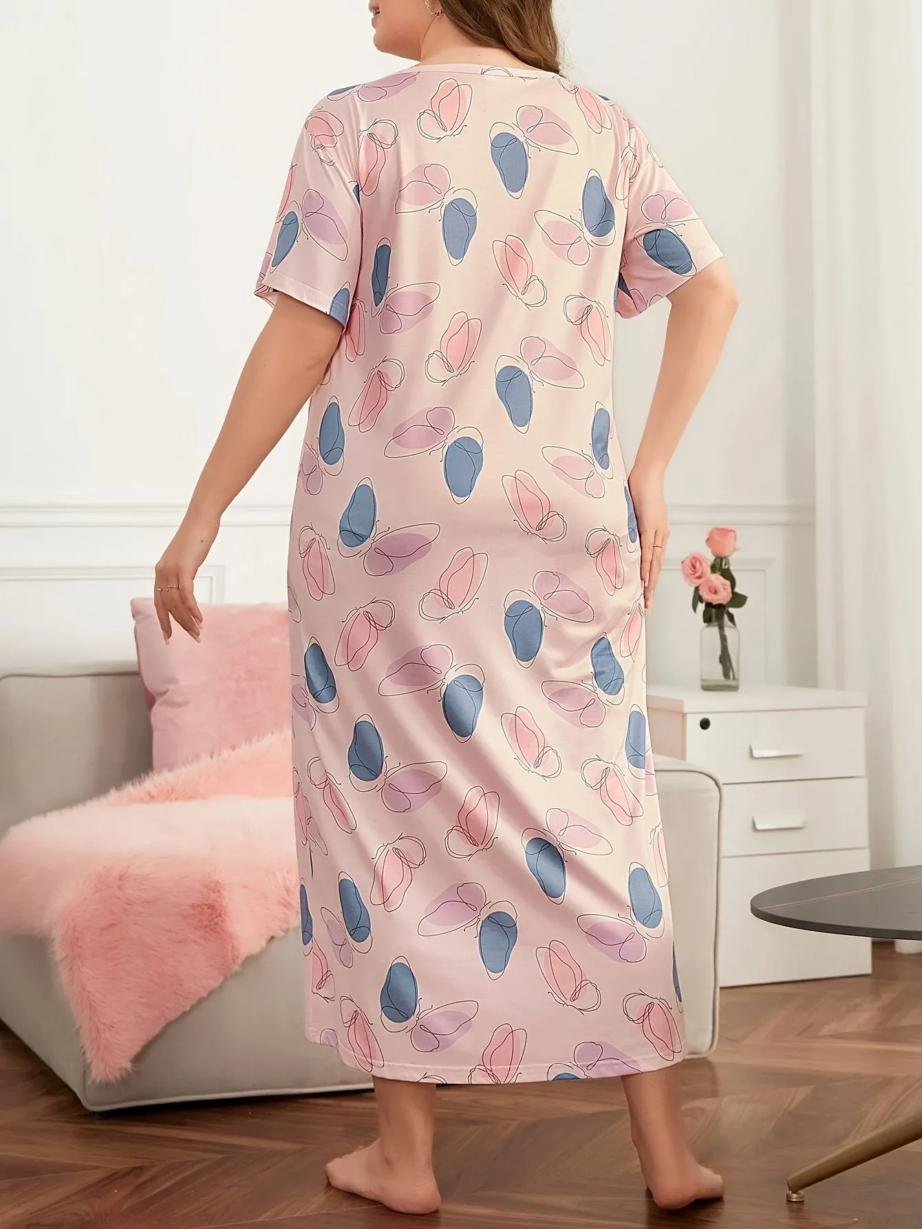 Butterfly Dreams Women's Plus Elegant Butterfly Print Nightdress