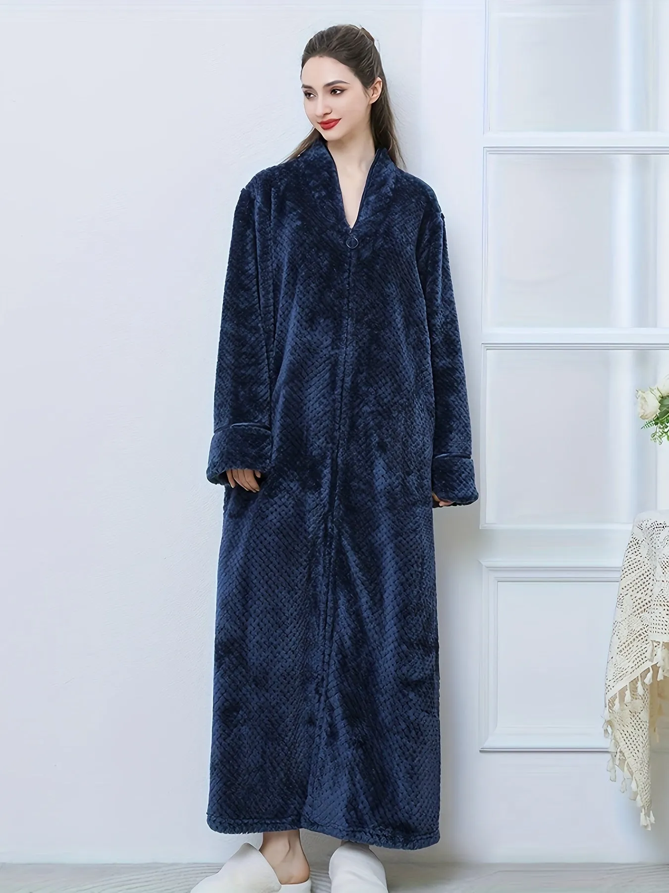 Cozy Longline Flannel Night Robe - Women's Sleepwear, Soft Thickened Casual Long Sleeve Zipper V Neck Sleep Robe for Cold Winter Nights, Plush Comfortable Loungewear for Relaxation