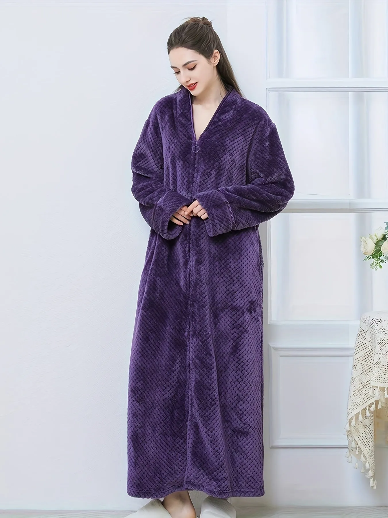 Cozy Longline Flannel Night Robe - Women's Sleepwear, Soft Thickened Casual Long Sleeve Zipper V Neck Sleep Robe for Cold Winter Nights, Plush Comfortable Loungewear for Relaxation