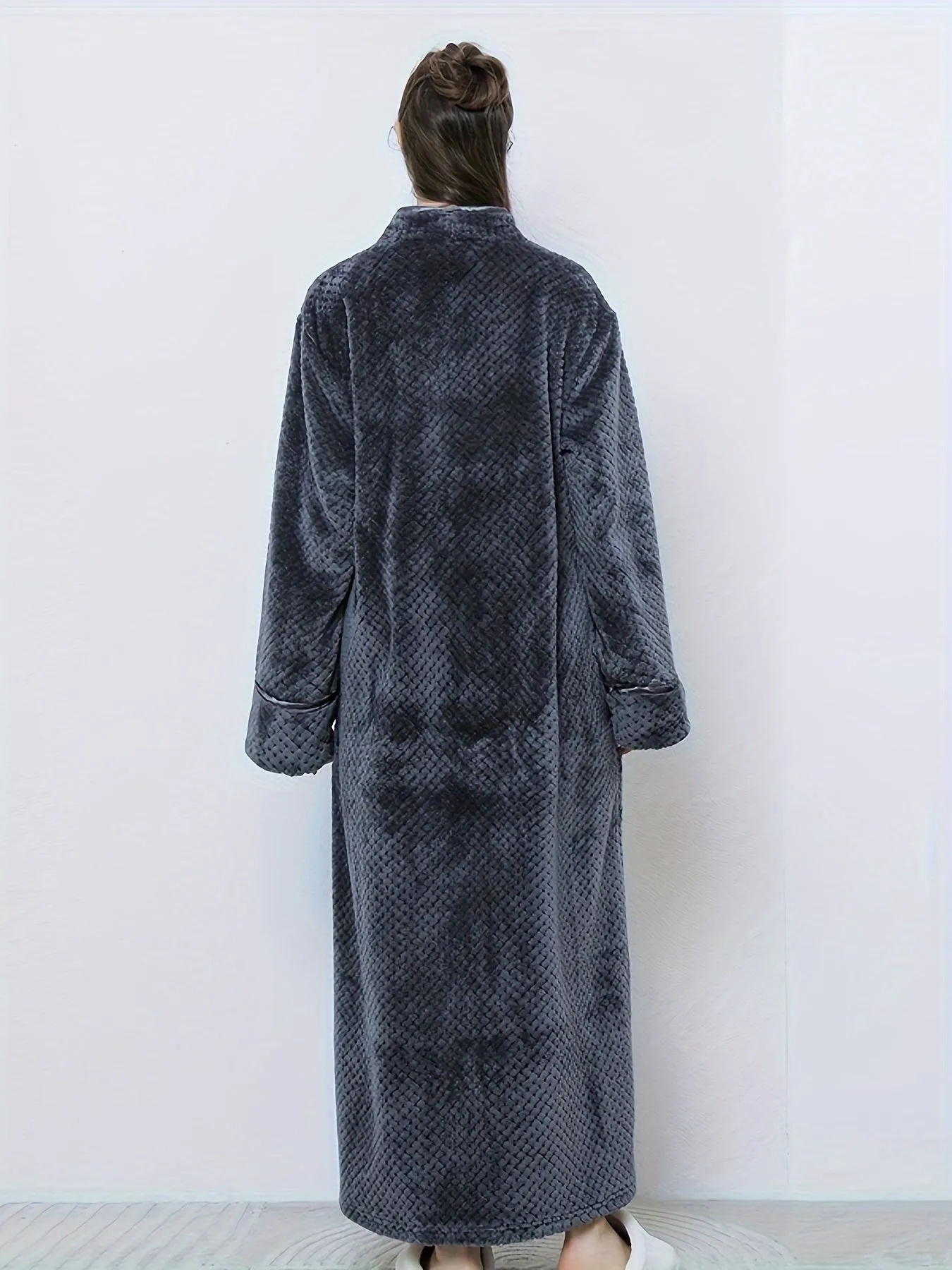 Cozy Longline Flannel Night Robe - Women's Sleepwear, Soft Thickened Casual Long Sleeve Zipper V Neck Sleep Robe for Cold Winter Nights, Plush Comfortable Loungewear for Relaxation