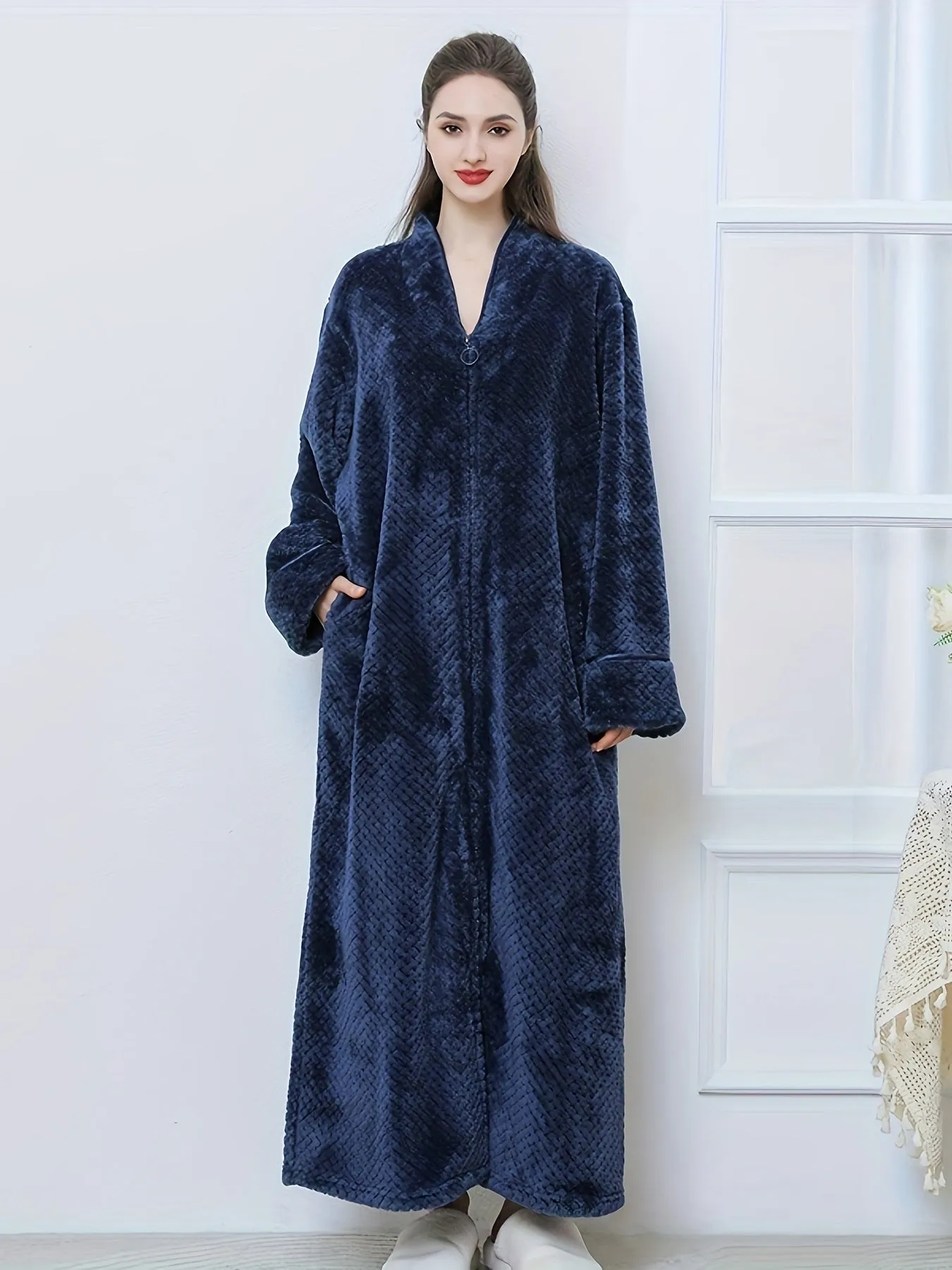 Cozy Longline Flannel Night Robe - Women's Sleepwear, Soft Thickened Casual Long Sleeve Zipper V Neck Sleep Robe for Cold Winter Nights, Plush Comfortable Loungewear for Relaxation