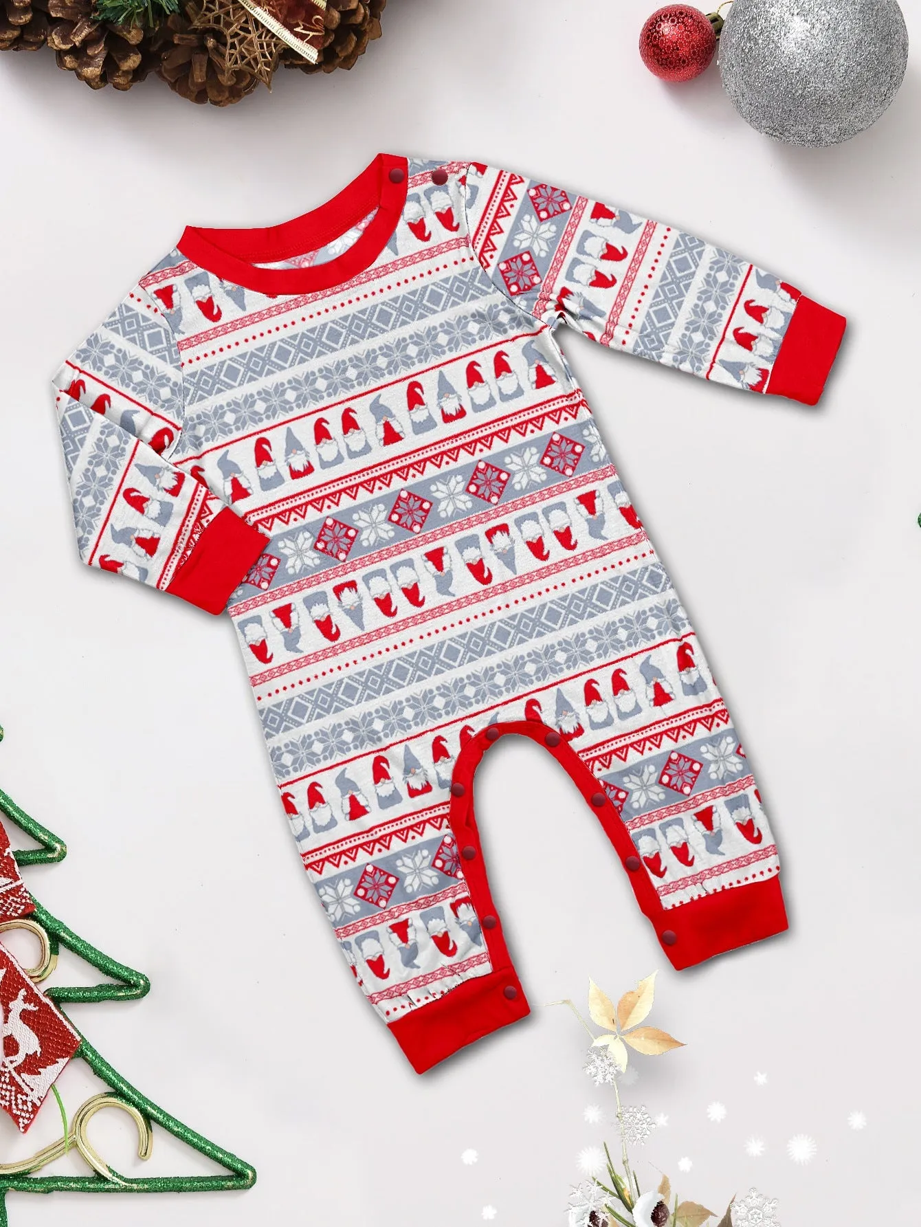 Red Santa Hat Printed Family Matching Christmas Pajamas Sets