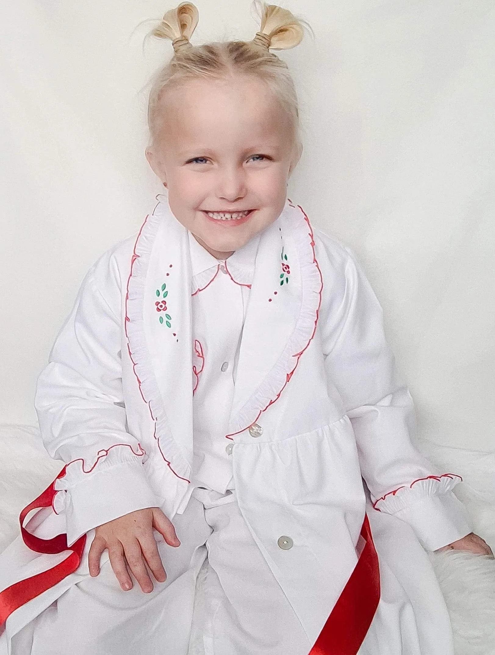 Salero Spanish White and Red Pajamas and Dressing Gown