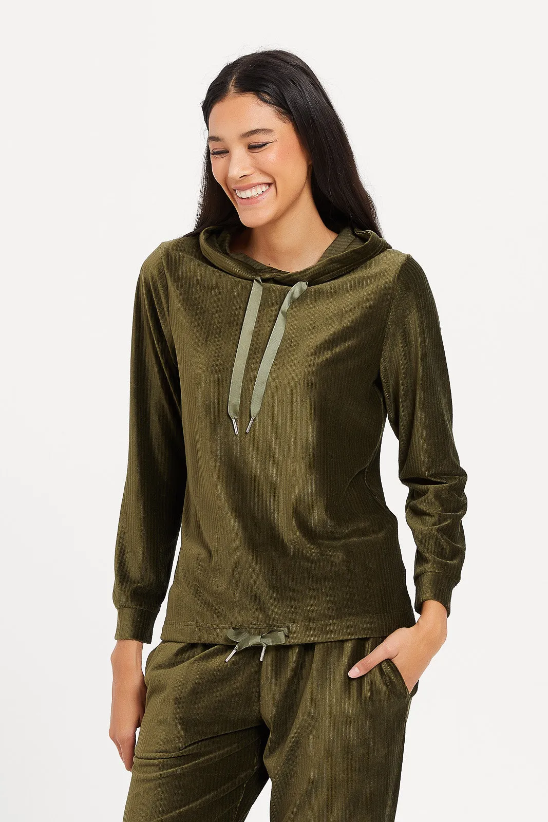 Women Green Plain Velvet Pyjama Set (2 Piece)